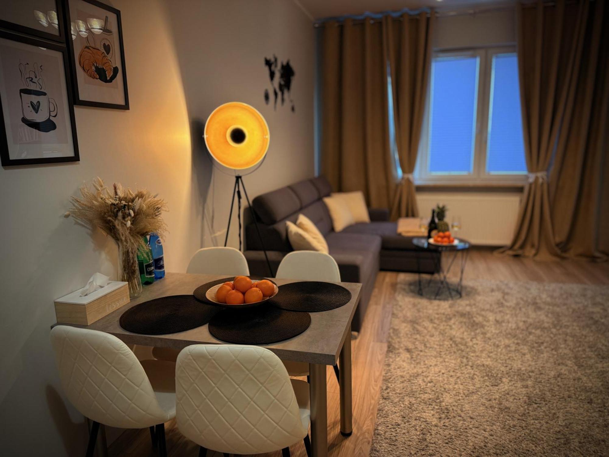 Airport67 Apartamento Varsóvia Exterior foto